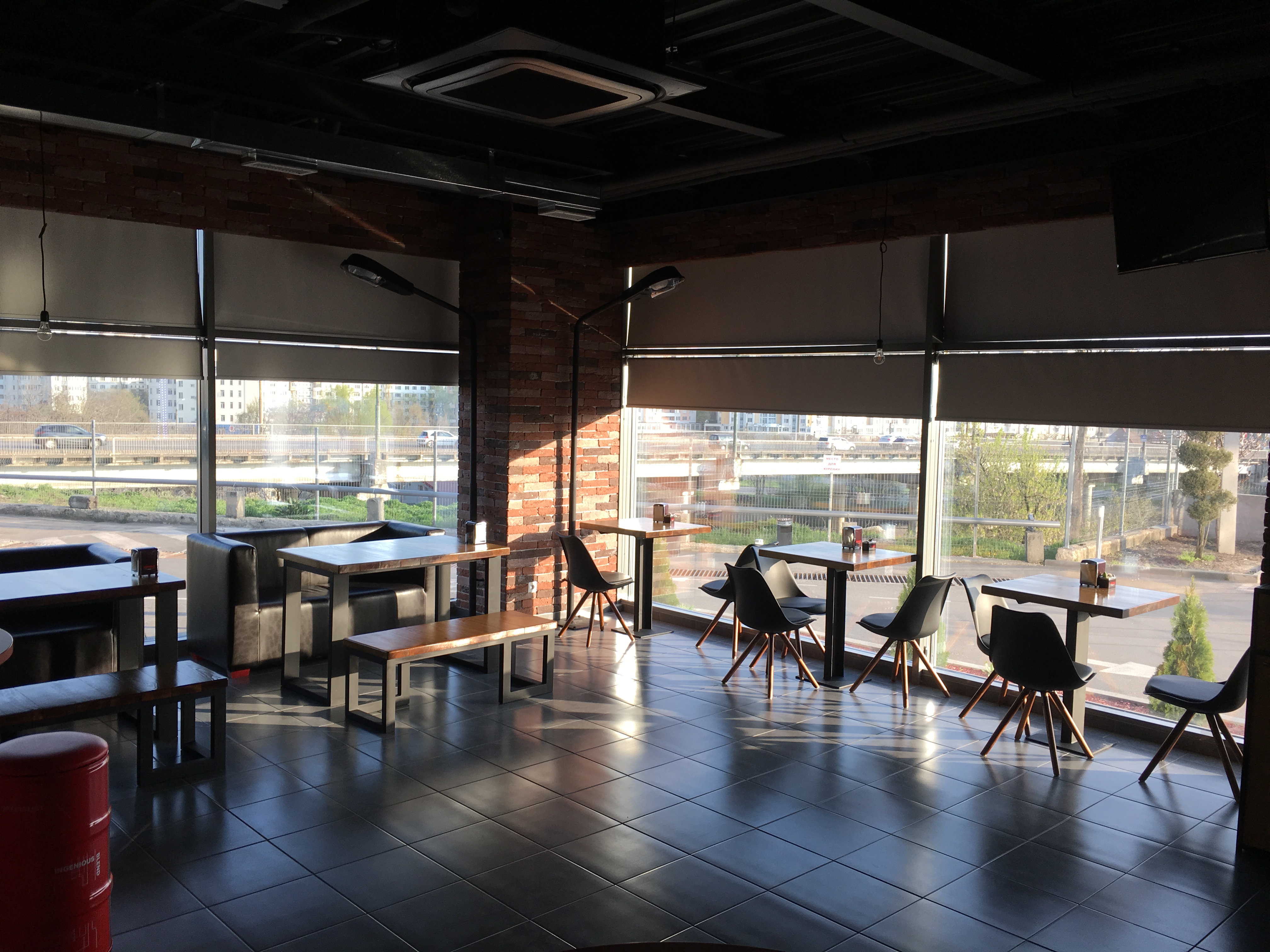 Automall – cafenea în stil loft